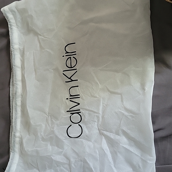 Calvin Klein satchel with option for crossbody - Picture 9 of 9